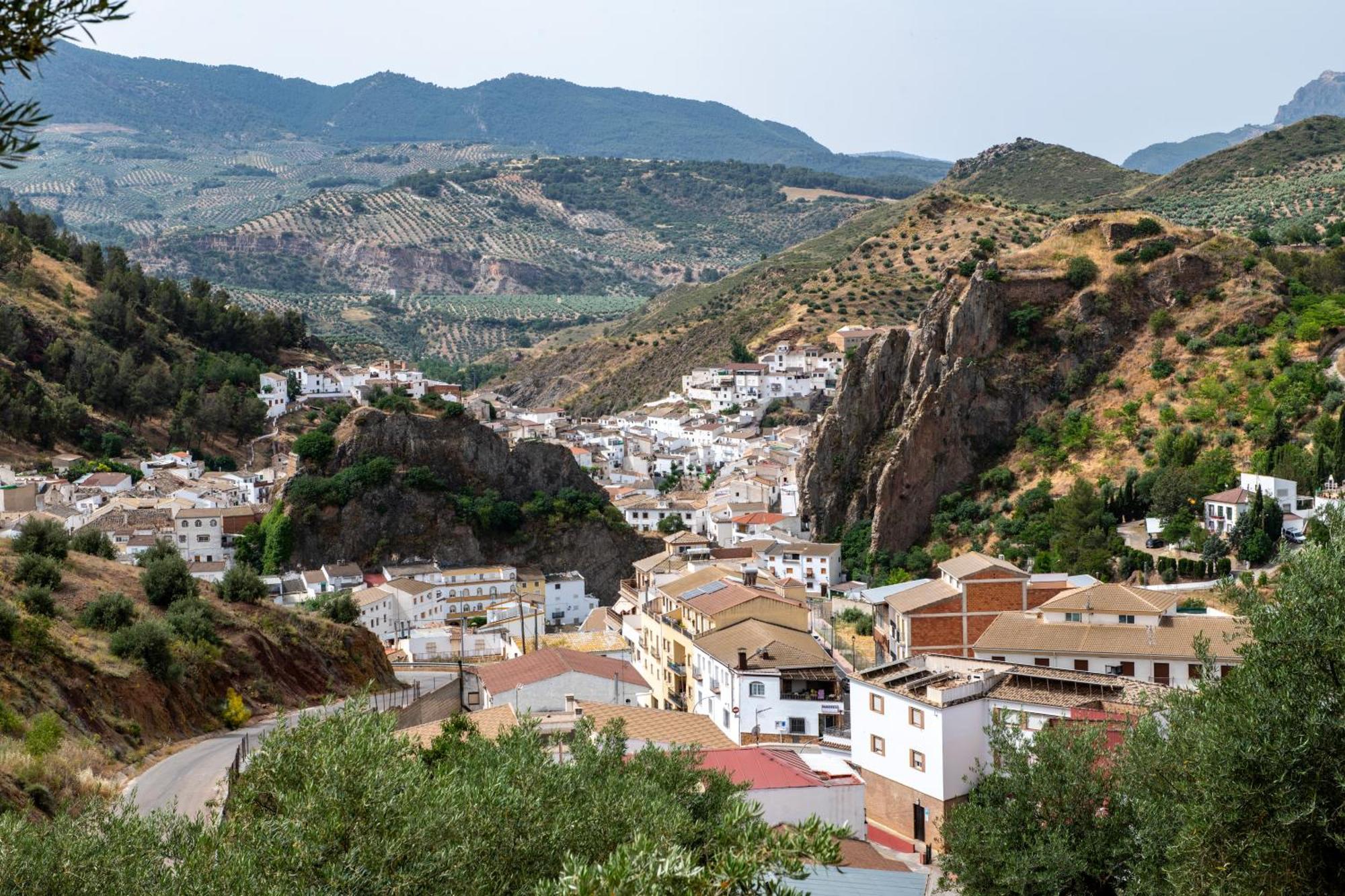 Cambil Alojamiento Turistico Loma Alta מראה חיצוני תמונה
